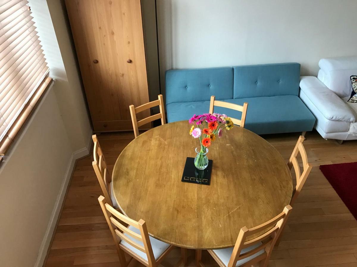 Gazde/Camere de închiriat Westbourne Terrace *